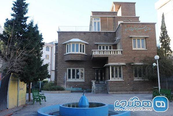 تخریب حوض خانه استاد لرزاده به علت جلوگیری از نم کشیدگی تخریب حوض خانه استاد لرزاده به علت جلوگیری از نم کشیدگی ساختمان و بازسازی خانه انجام شد