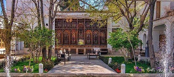خانه مشروطه یکی از جاذبه های دیدنی استان اصفهان است خانه مشروطه یکی از جاذبه های دیدنی استان اصفهان است