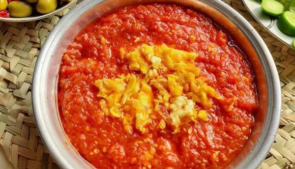 طرز تهیه خورش گوجه فرنگی پامادور به روش گیلانی