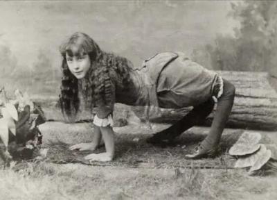 راز دختر شتری که جهان را در بهت فرو برد!